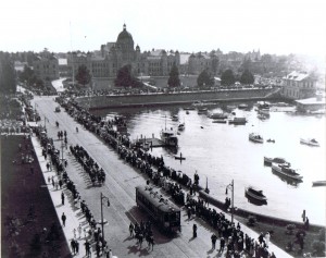 Troops march down Government Street to the CPR Dock, en route to Valcartier. This would have been one of the first overseas contingents to leave Victoria.  Source: Image Courtesy of Craig Cotter at the Museum of the 5th (BC) Regiment Royal Canadian Artillery - Room 401/Box A1/31  Date: 28 August 1914